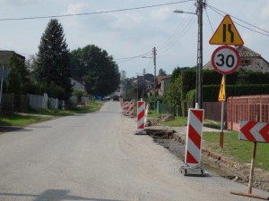 ULICE W JASKROWIE MAJĄ NOWĄ NAWIERZCHNIĘ, A W SIEDLCU POCZĄTEK PRAC