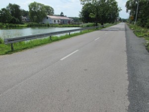 Utwardzenie pobocza przy drodze powiatowej w Kobyłczycach