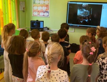 „Face to Face with the World