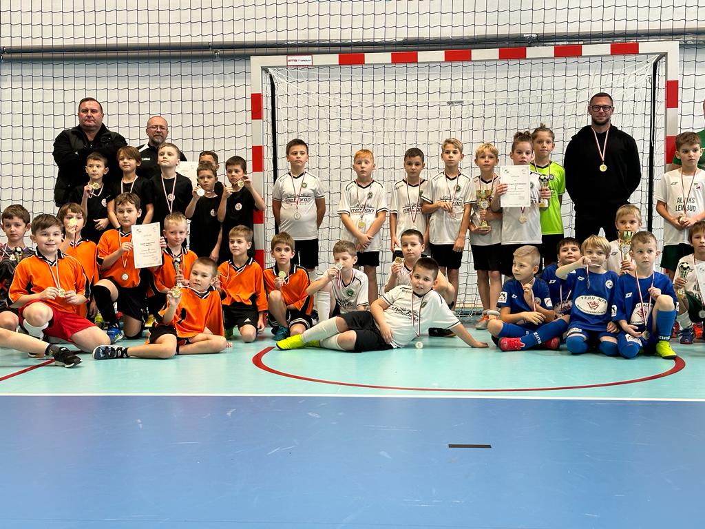 III Miejsce Naszych Najmłodszych Piłkarzy w Turnieju Żaków