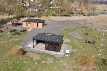 Domek sołecki i altana w Kłobukowicach