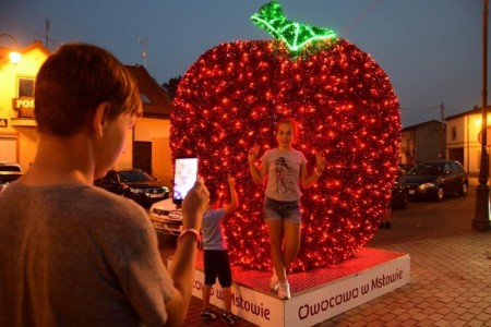 NOWE ILUMINACJE ORAZ DEKORACJE ŚWIETLNE