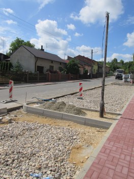 Budowa parkingu przy Zespole Szkół w Mstowie  - prace trwają