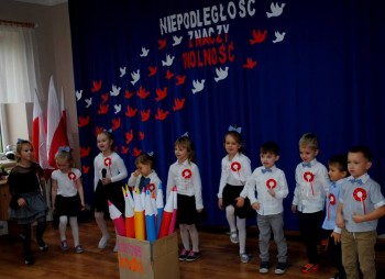 „Niepodległość znaczy wolność” - uroczystość w Szkole Podstawowej w Krasicach 2017