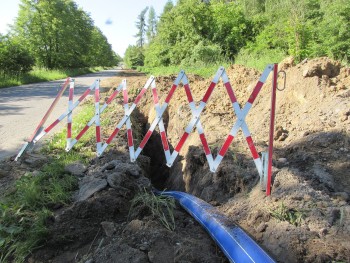 Trwa budowa wodociągu od ul. Głównej w Zawadzie do ul. Sportowej w Mstowie