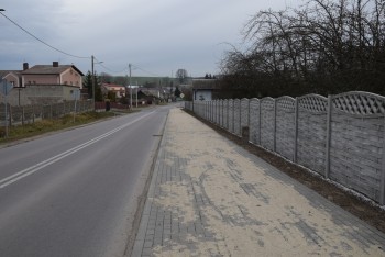 Odwodnienie i chodnik przy drodze powiatowej 1040S w Małusach Wielkich