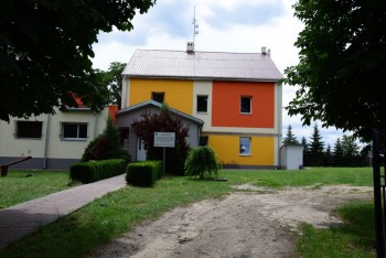 Utwardzenie wjazdu do Szkoły Podstawowej w Mokrzeszy