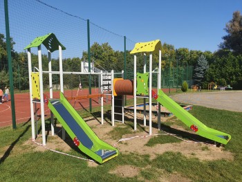 Doposażenie placu zabaw przy ZSP w Jaskrowie -