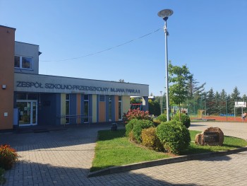Doposażenie placu zabaw przy ZSP w Jaskrowie -