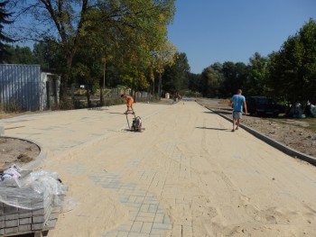 REMONT DROGI I NOWE MIEJSCA PARKINGOWE PRZY UL. WOLNOŚCI W MSTOWIE