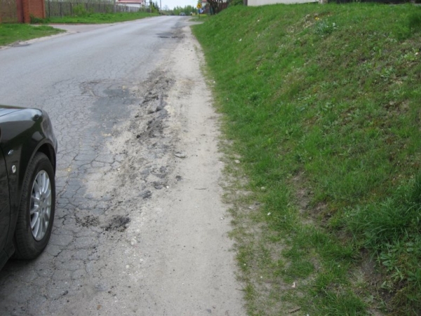 CHODNIK PRZY ULICY 16-STYCZNIA ZAKOŃCZONY