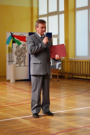 BUDOWA HALI SPORTOWEJ PRZY GIMNAZJUM W MSTOWIE