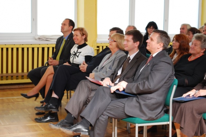 BUDOWA HALI SPORTOWEJ PRZY GIMNAZJUM W MSTOWIE