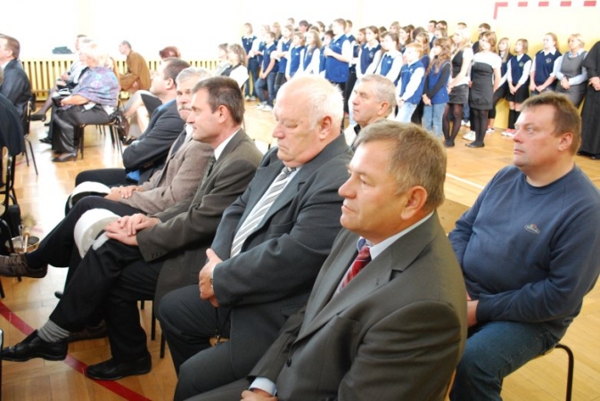 BUDOWA HALI SPORTOWEJ PRZY GIMNAZJUM W MSTOWIE