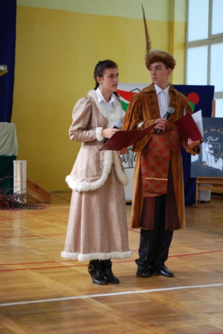 BUDOWA HALI SPORTOWEJ PRZY GIMNAZJUM W MSTOWIE