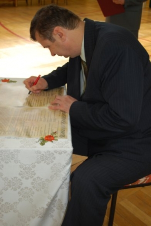 BUDOWA HALI SPORTOWEJ PRZY GIMNAZJUM W MSTOWIE