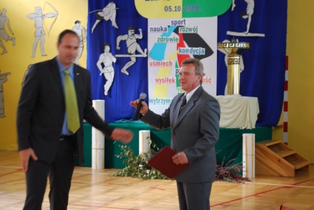 BUDOWA HALI SPORTOWEJ PRZY GIMNAZJUM W MSTOWIE