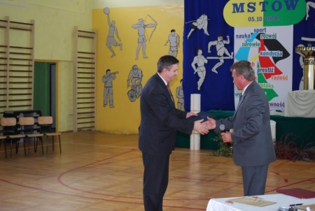 BUDOWA HALI SPORTOWEJ PRZY GIMNAZJUM W MSTOWIE