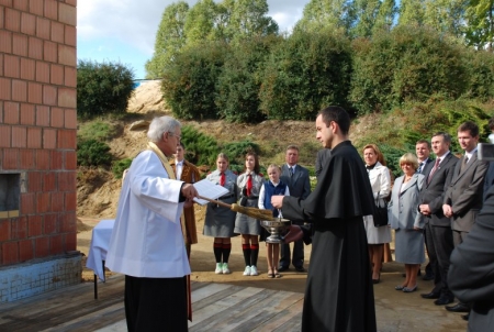 BUDOWA HALI SPORTOWEJ PRZY GIMNAZJUM W MSTOWIE