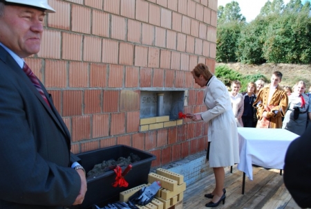 BUDOWA HALI SPORTOWEJ PRZY GIMNAZJUM W MSTOWIE