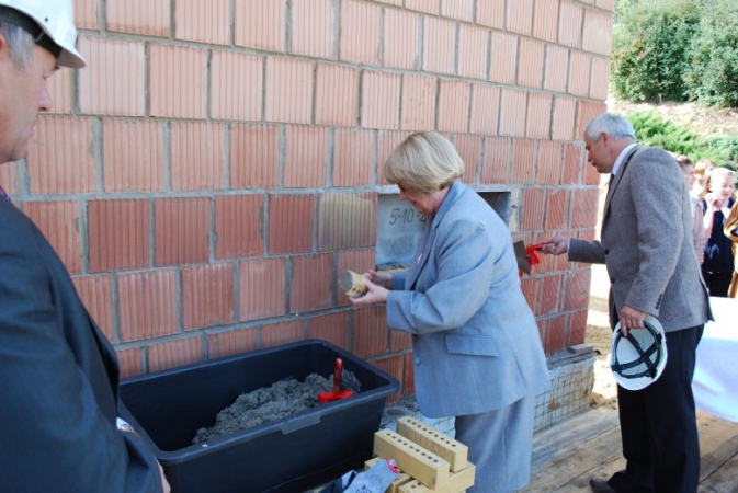 BUDOWA HALI SPORTOWEJ PRZY GIMNAZJUM W MSTOWIE