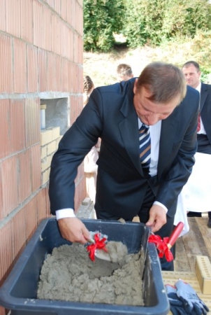 BUDOWA HALI SPORTOWEJ PRZY GIMNAZJUM W MSTOWIE