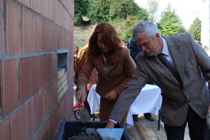 BUDOWA HALI SPORTOWEJ PRZY GIMNAZJUM W MSTOWIE