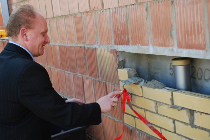 BUDOWA HALI SPORTOWEJ PRZY GIMNAZJUM W MSTOWIE