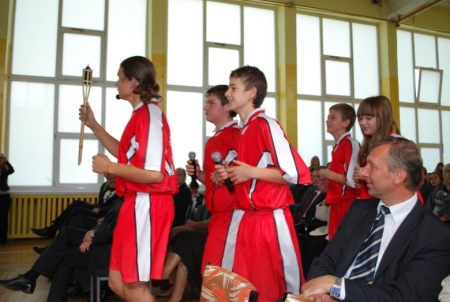 BUDOWA HALI SPORTOWEJ PRZY GIMNAZJUM W MSTOWIE