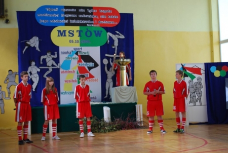 BUDOWA HALI SPORTOWEJ PRZY GIMNAZJUM W MSTOWIE