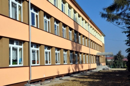 ZAKOŃCZONO TERMOMODERNIZACJĘ SZKOŁY WE MSTOWIE