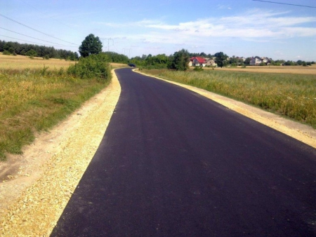 ZAKOŃCZYŁ SIĘ REMONT DROGI W MAŁUSACH MAŁYCH