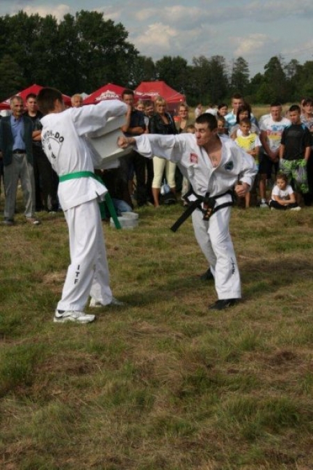 PIKNIK W KŁOBUKOWICACH