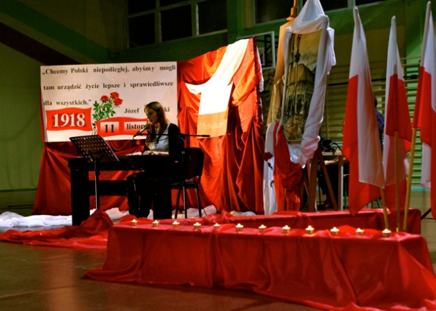 WIECZÓR PIEŚNI PATRIOTYCZNEJ