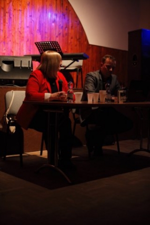WIECZÓR WALENTYNKOWY W GMINNYM OŚRODKU KULTURY