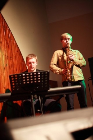 WIECZÓR WALENTYNKOWY W GMINNYM OŚRODKU KULTURY