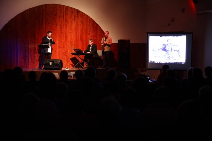 WIECZÓR WALENTYNKOWY W GMINNYM OŚRODKU KULTURY