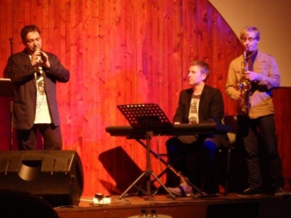 WIECZÓR WALENTYNKOWY W GMINNYM OŚRODKU KULTURY