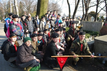 HARCERZE ODDALI HOŁD ŻOŁNIERZOM WYKLĘTYM