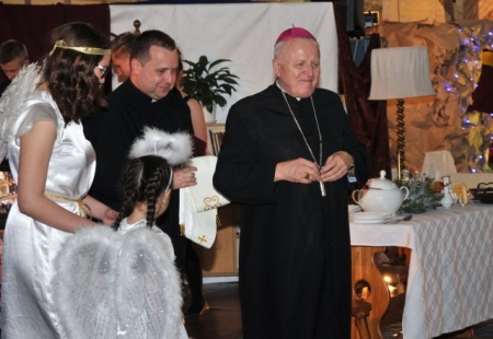 RODZINNE SPOTKANIE OPŁATKOWE W ZESPOLE SZKÓŁ W MSTOWIE