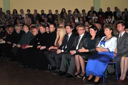RODZINNE SPOTKANIE OPŁATKOWE W ZESPOLE SZKÓŁ W MSTOWIE