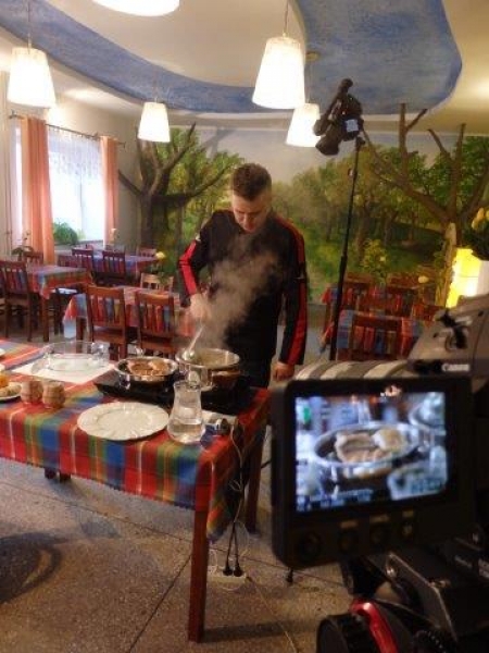 SMACZNE POTRAWY Z MSTOWSKIMI JABŁKAMI W TELEWIZJI ORION