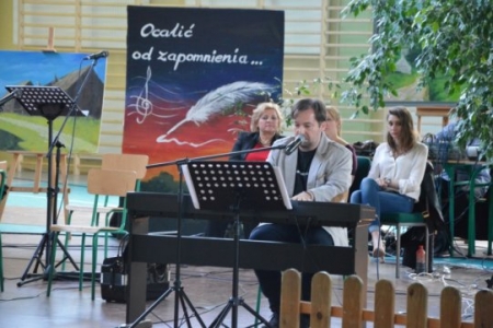 WIECZÓR POEZJI I MUZYKI