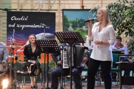 WIECZÓR POEZJI I MUZYKI