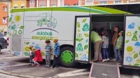 AUTOBUS ENERGETYCZNY - MOBILNE CENTRUM EDUKACYJNO - INFORMACYJNE PRZECIWDZIAŁANIA ZMIANOM KLIMATU