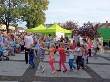 DOBRA ZABAWA NA ŚWIĘCIE JABŁKA W MSTOWIE!