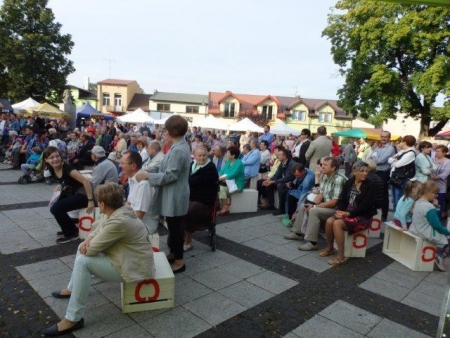 DOBRA ZABAWA NA ŚWIĘCIE JABŁKA W MSTOWIE!