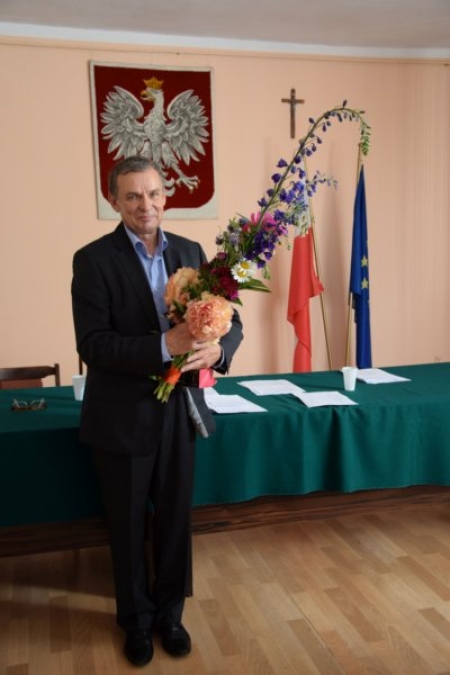 „ĆWIERĆ WIEKU W URZĘDZIE” - WYWIAD Z WACŁAWEM PANZEM, SEKRETARZEM GMINY MSTÓW.