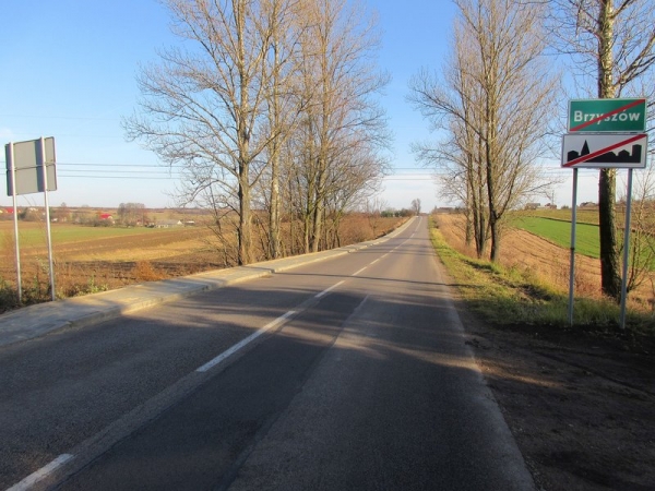 REMONT CZĄSTKOWY CHODNIKA NA ODCINKU BRZYSZÓW – MAŁUSY MAŁE