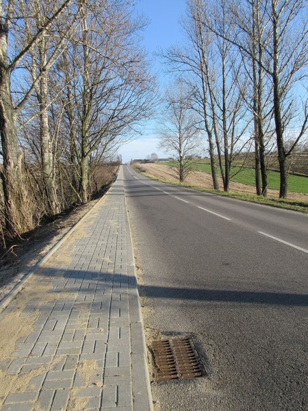 REMONT CZĄSTKOWY CHODNIKA NA ODCINKU BRZYSZÓW – MAŁUSY MAŁE